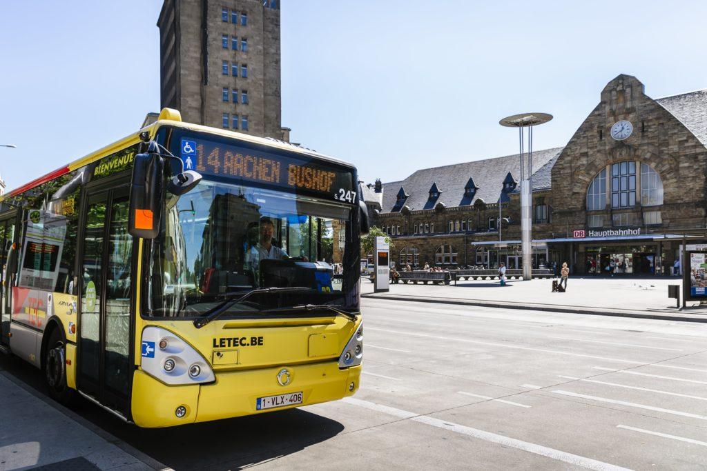 How to get to Media Markt in Oostende by Light Rail, Bus or Train?